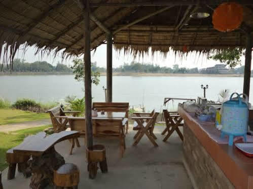 Baan Din Baramee Resort Kamphaeng Phet Extérieur photo