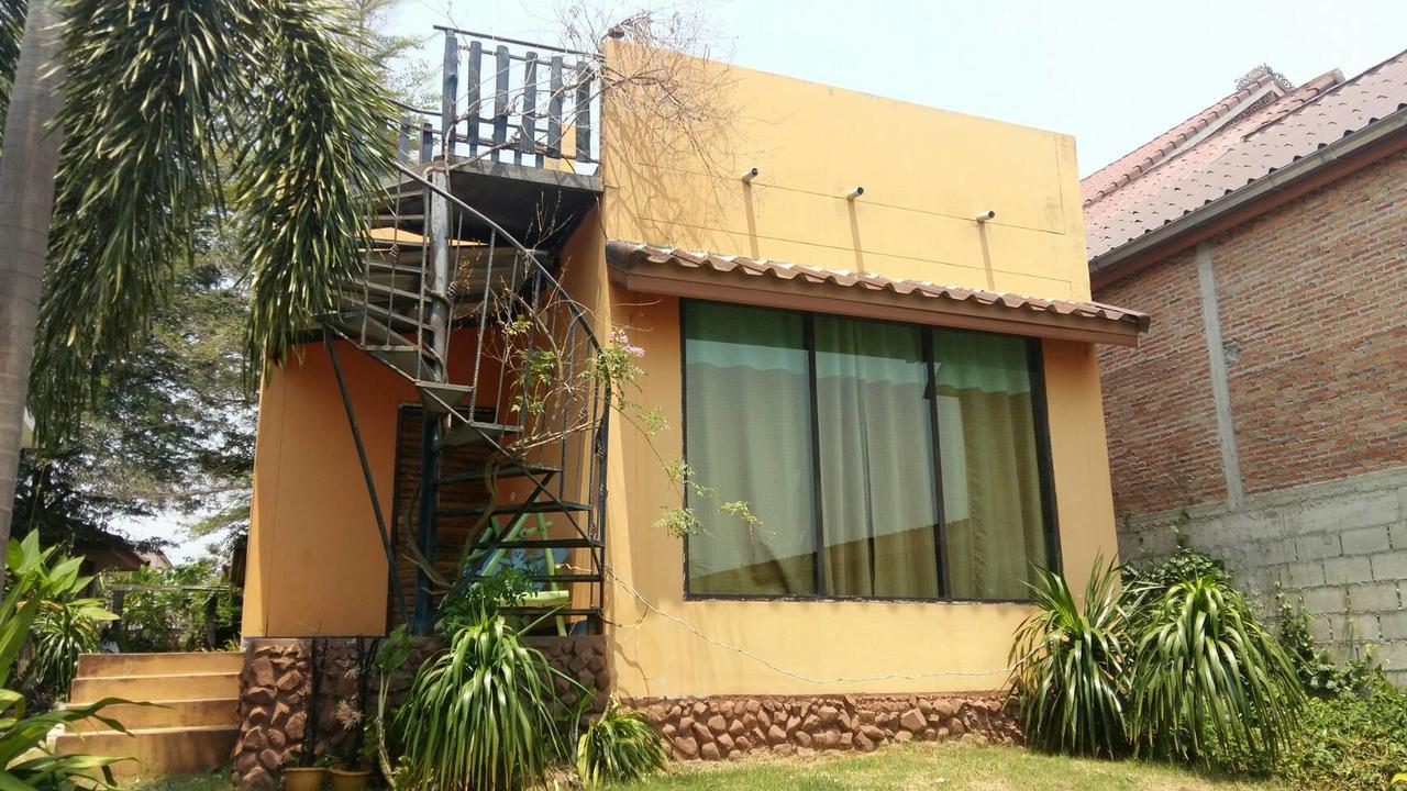 Baan Din Baramee Resort Kamphaeng Phet Extérieur photo