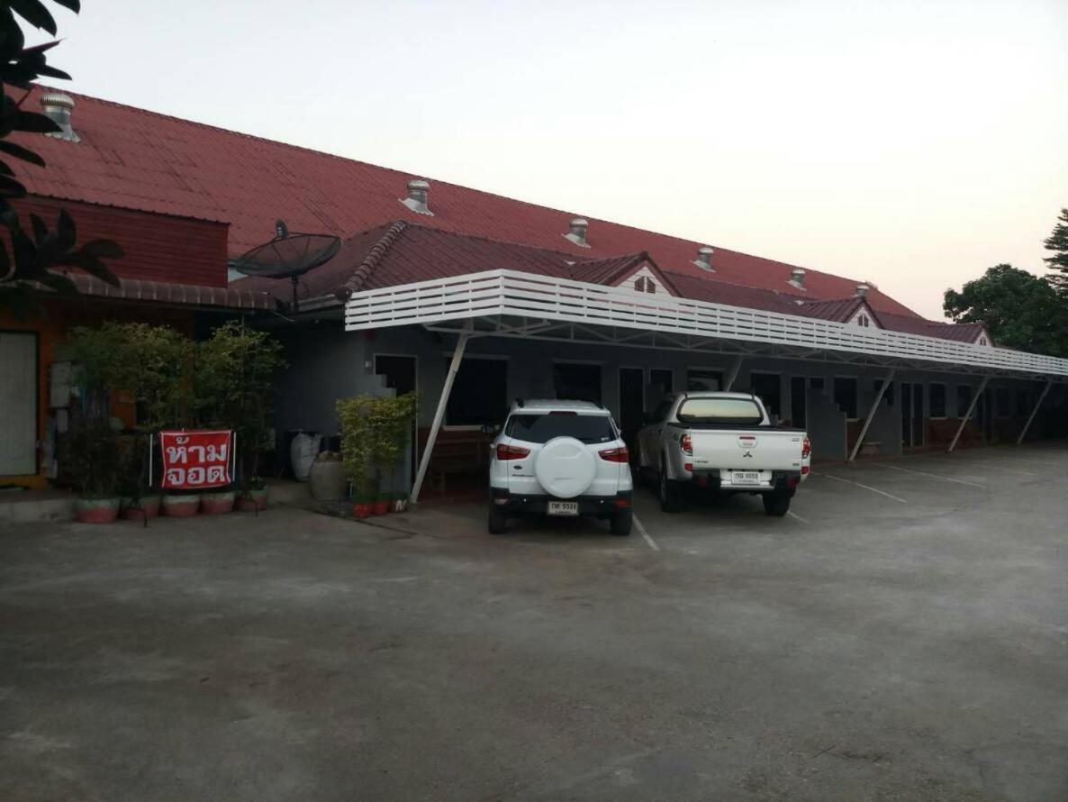 Baan Din Baramee Resort Kamphaeng Phet Extérieur photo